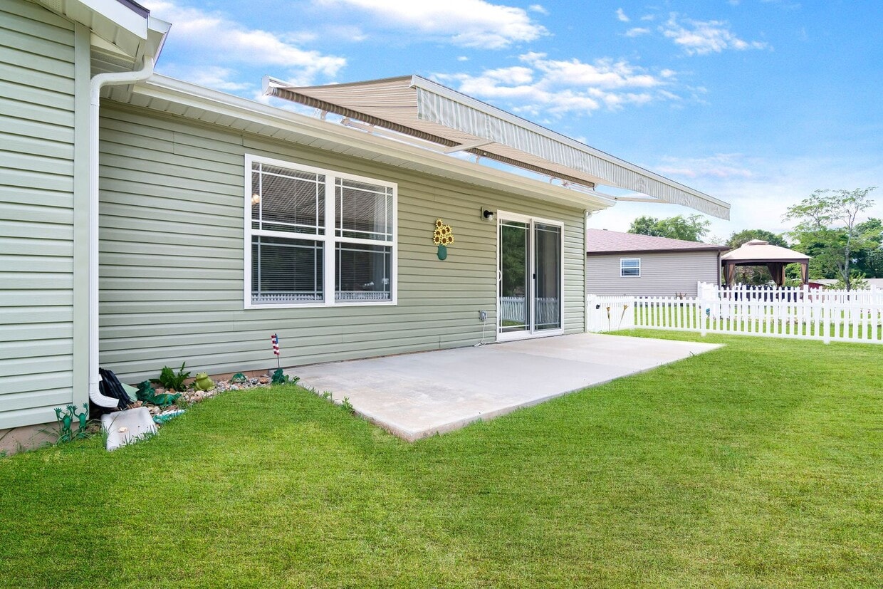 3 bedroom 2 bath 2 Car Garage with fenced yard for rent, Hollister, MO - 3 bedroom 2 bath 2 Car Garage with fenced yard  for rent, Hollister, MO