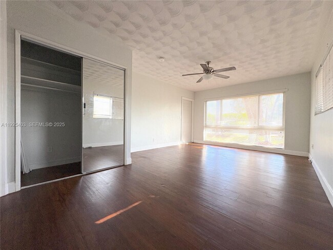 Foto del edificio - 2809 Middle River Dr