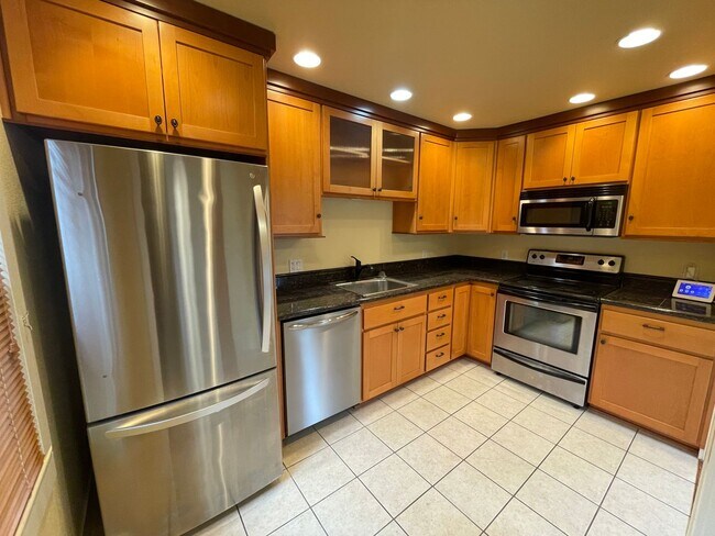 Foto del edificio - Beautiful 2 Bedroom Home on Spacious Corner Lot