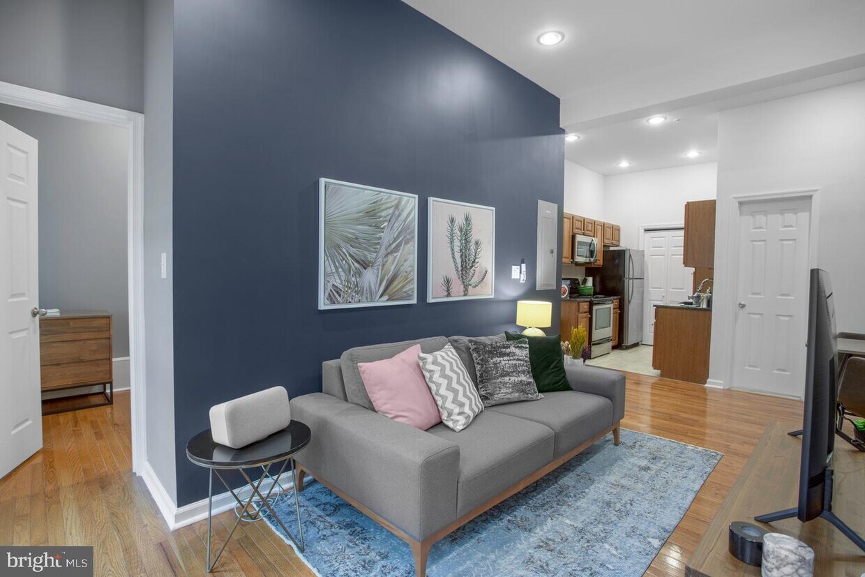 Primary Photo - 815 6th St NW