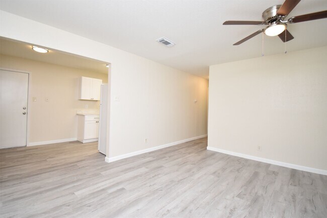 Foto del edificio - 220 Westward Ave