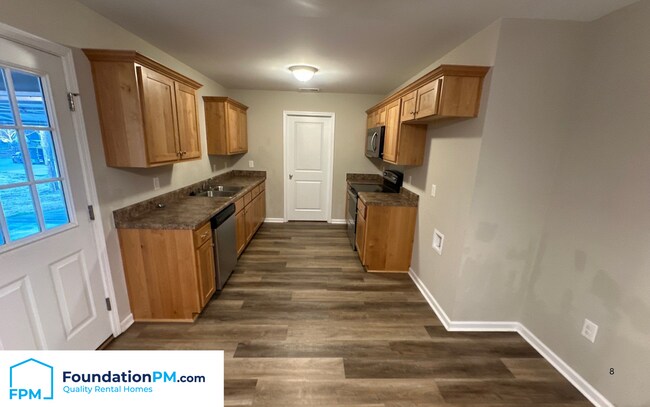 Foto del edificio - 235 Brook Hollow Dr