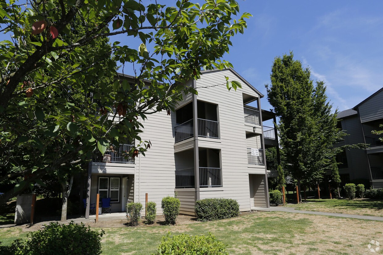 Harmony Point Condo Apartments Milwaukie, OR