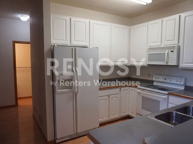 Building Photo - 612 Willoughby Way W