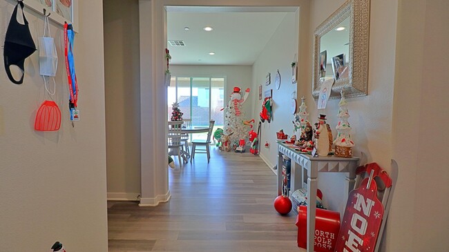 Foto del edificio - 82731 Ferro Ln