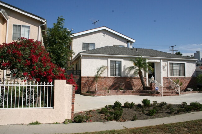 Building Photo - 6037 Comey Ave