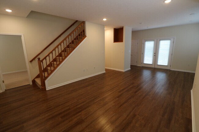 Foto del edificio - First month's RENT FREE!  3 Bedroom 3 Bath House Next to Campus