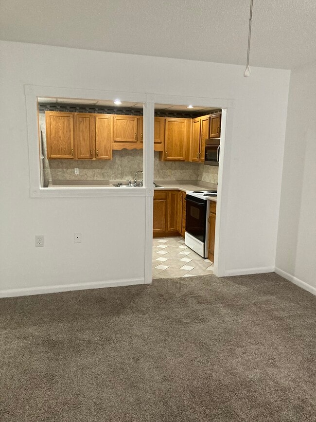 Living room/Kitchen - 501 38th Ave N