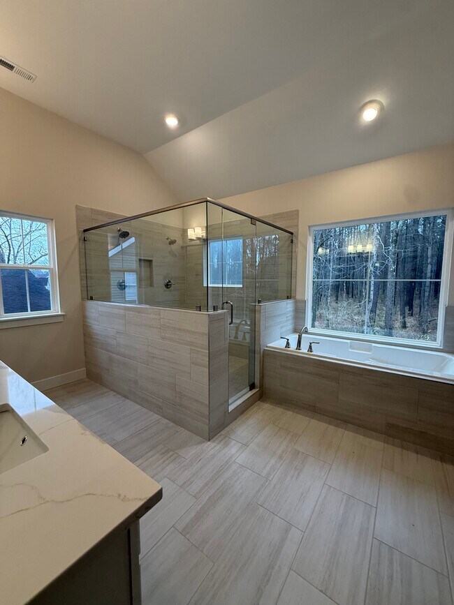 Foto del edificio - 2049 Burson Dr