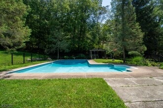 Building Photo - 29 Walker Dr