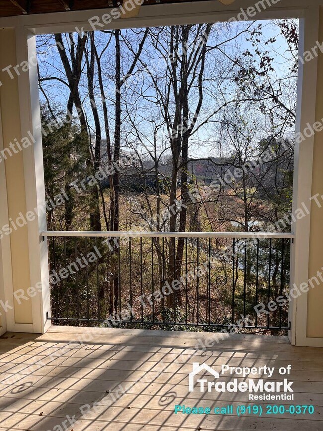 Foto del edificio - First Full Month Rent is FREE