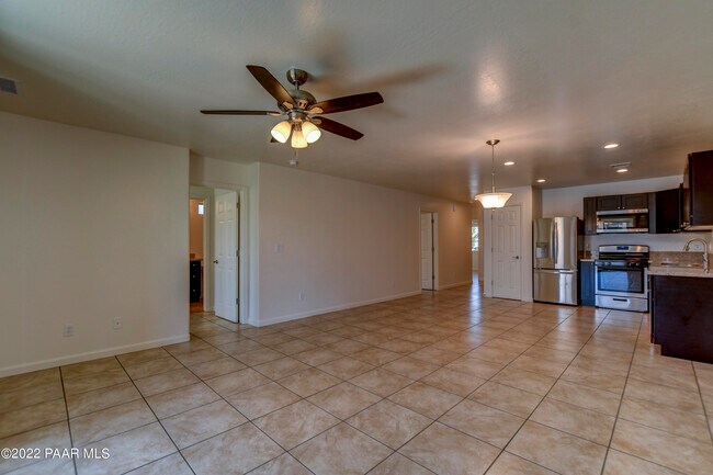 Building Photo - 7105 E Dodge Cir