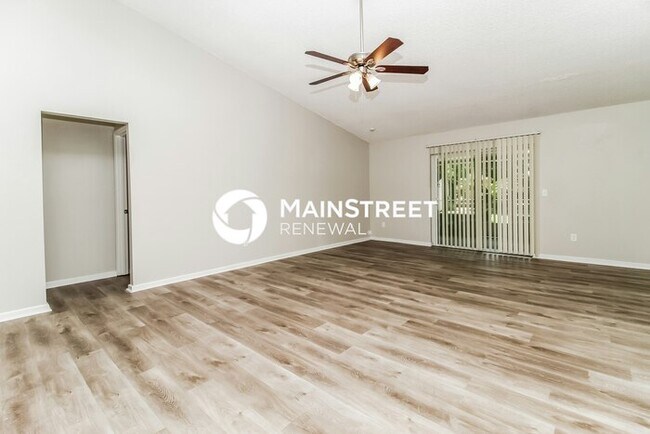 Foto del edificio - 3 Bedroom Pet-Friendly Home in SANFORD, FL with Main Street Renewal