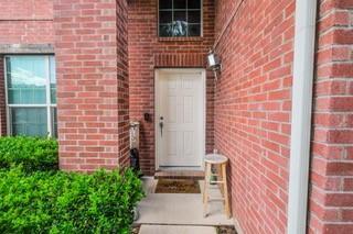 Foto del edificio - 412 Crown Oaks Dr