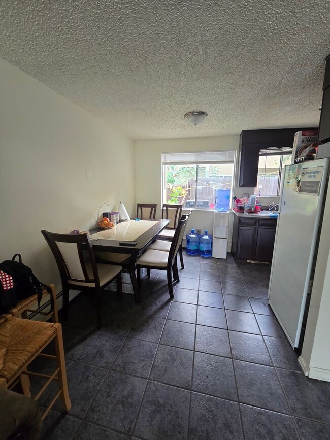 Building Photo - 317 Emery Dr