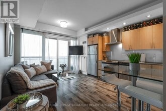 Building Photo - 165 Legion Rd N