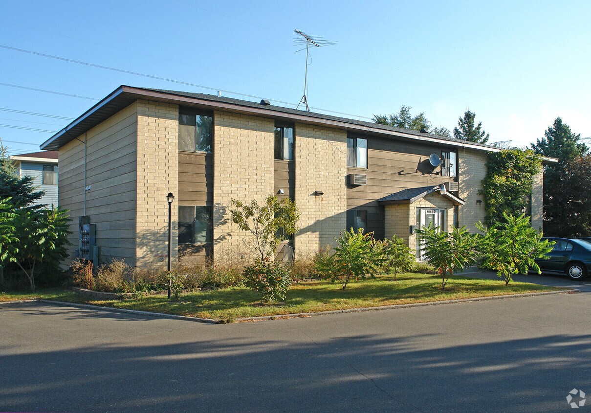 14860 57th St N, Oak Park Heights, MN 55082 Apartments in Oak Park