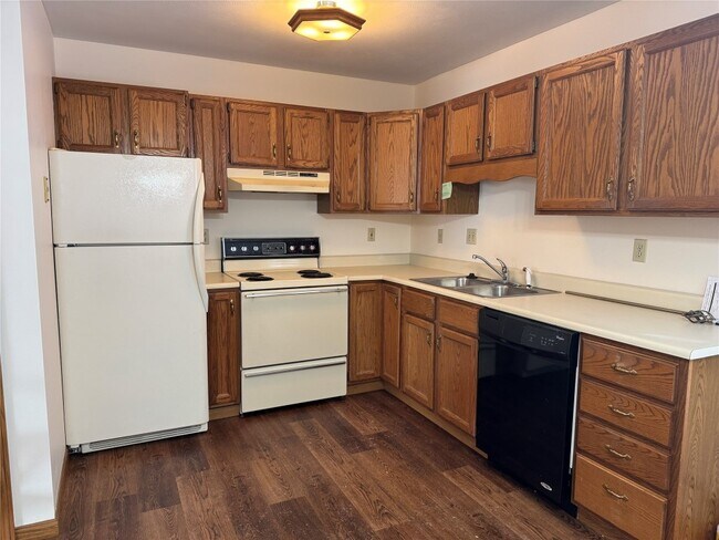 Foto del edificio - 4024 Canterbury Dr