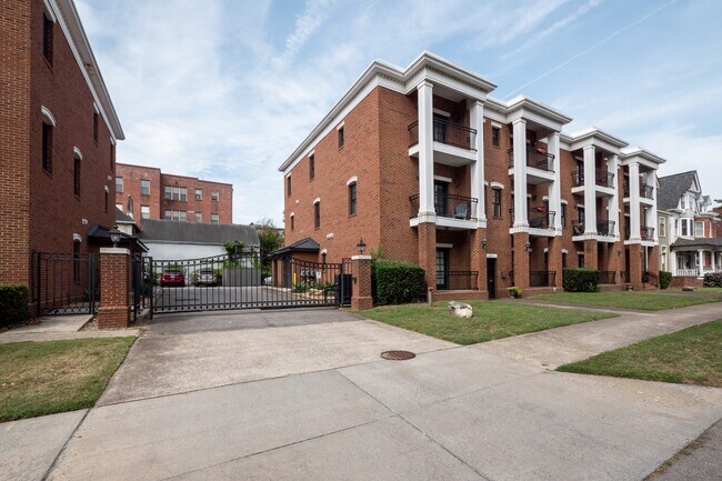 Foto del edificio - 805 Westover Ave