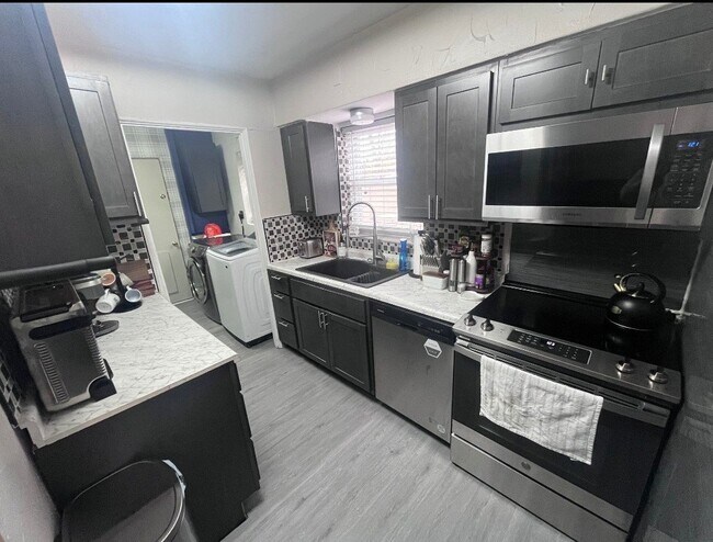 Foto del edificio - 7730 Arlington Ave