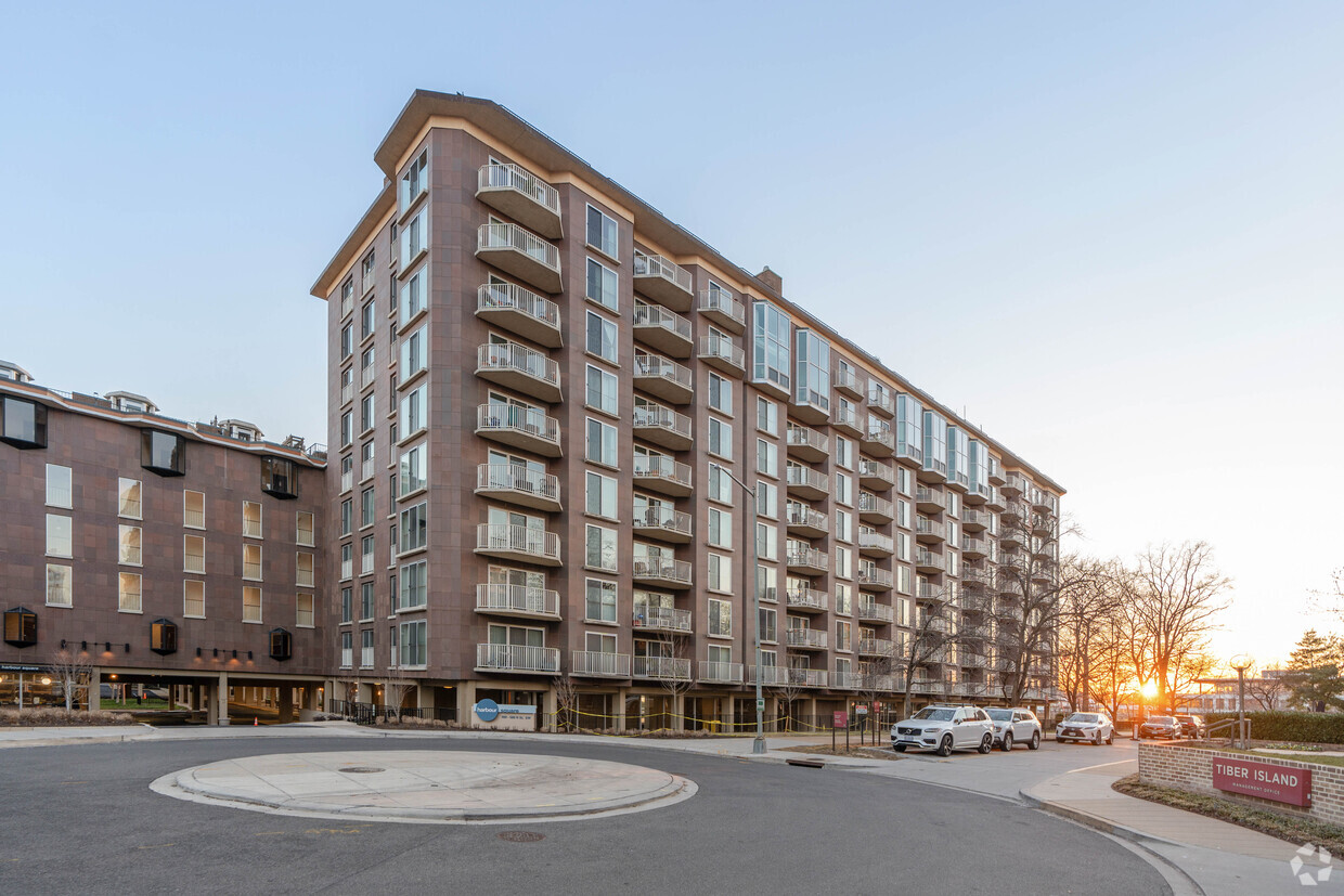 500 N St SW - Harbour Square