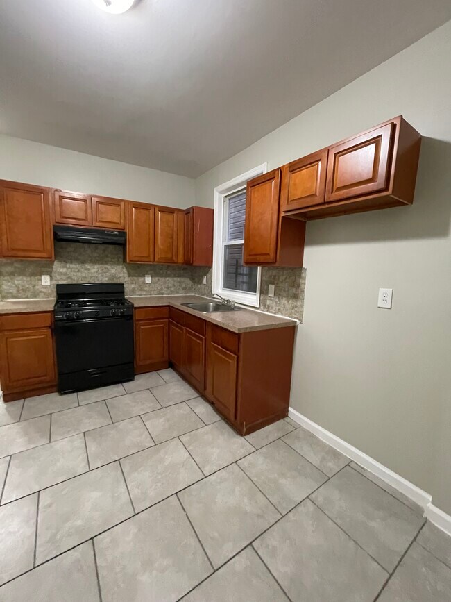 Unit 2 - 386 Badger Ave
