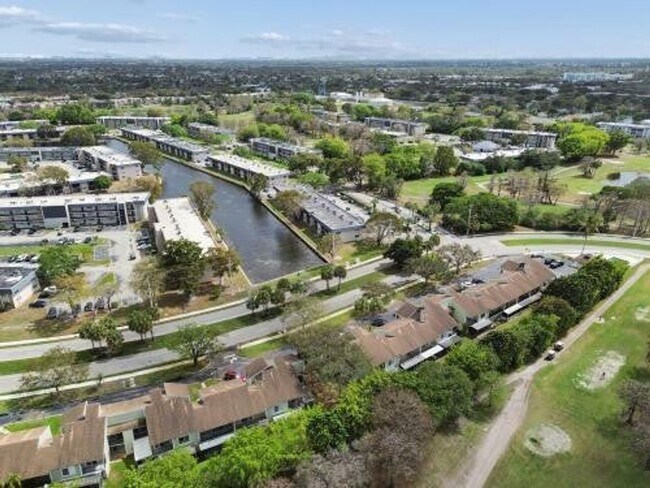 Building Photo - 17021 N BAY RD #706 SUNNY ISLES BEACH, FL 33160