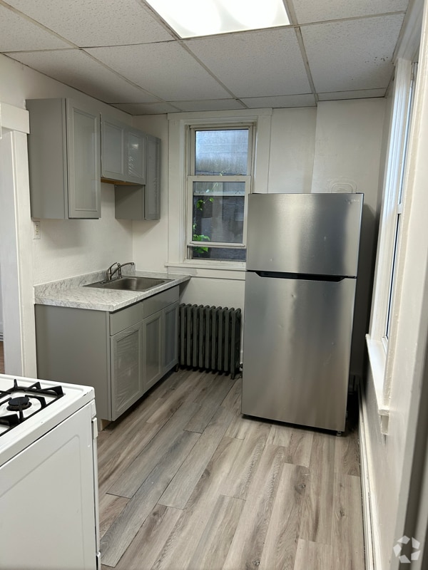 Building Photo - 702 Airbrake Ave