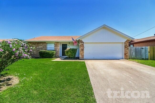 Foto del edificio - 824 Hollow Creek Rd