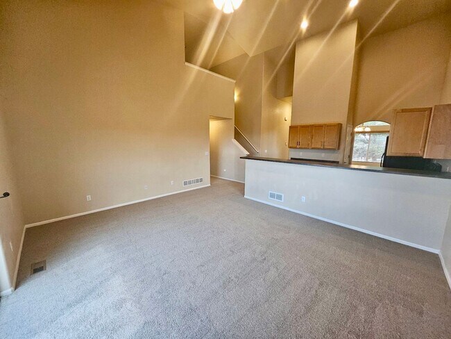 Foto del edificio - Beautiful 3 bedroom home available with mo...
