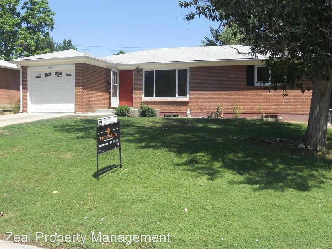 Primary Photo - 4 br, 2 bath House - 921 East 10th Avenue