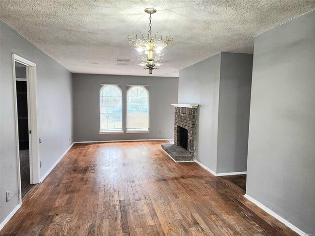 Foto del edificio - 6105 Jennifer Ln