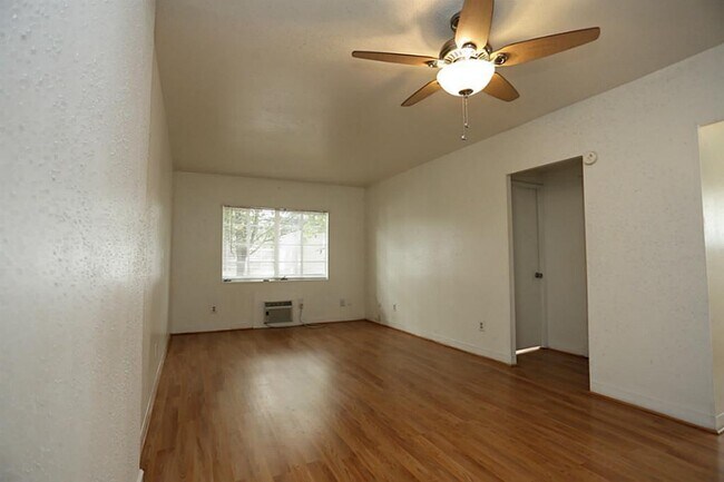Building Photo - 5607 Jackson St