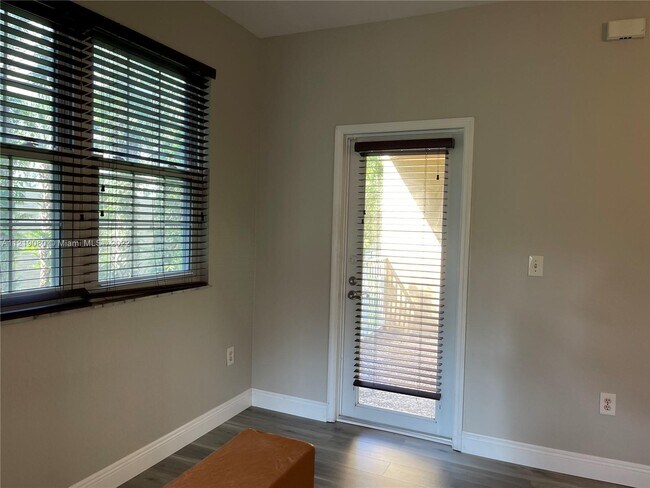 Foto del edificio - 13215 SW 42nd St