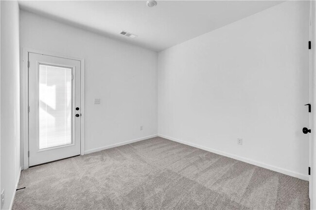 Building Photo - 5772 Schelton Pl