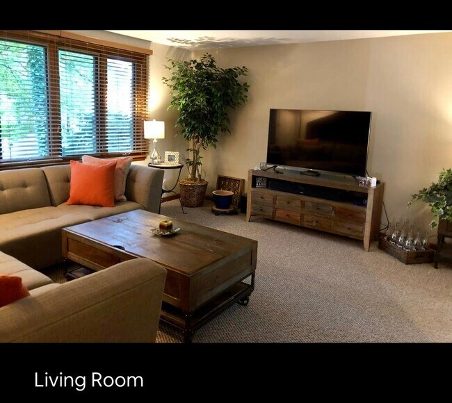 Foto del edificio - 3966 Summerway Ln