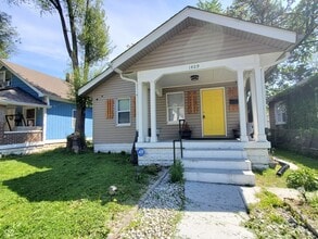Building Photo - 1409 N Warman Ave