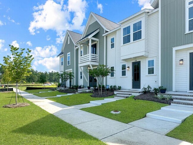 Building Photo - 258 Symphony Ave