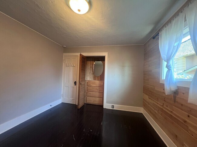 Foto del edificio - Cute 2BR 1 BA home in Bremerton near PSNS
