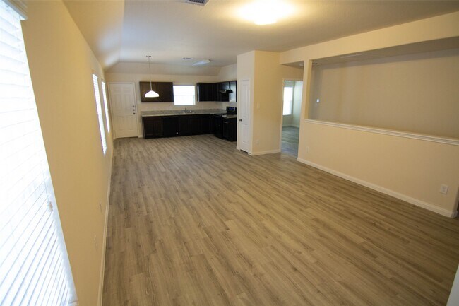 Foto del edificio - 154 Spring Meadows Cir
