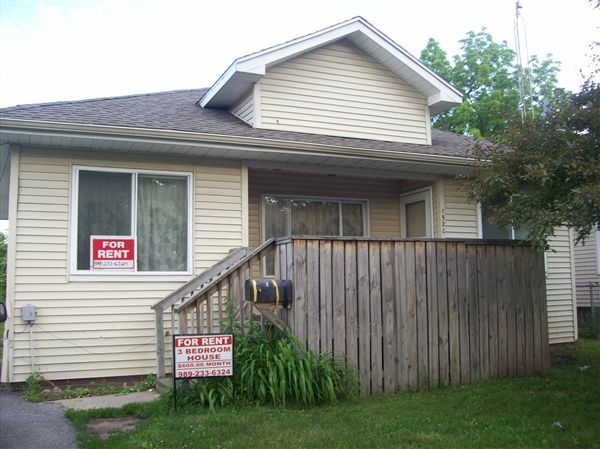 Primary Photo - 1520 N Oakley St