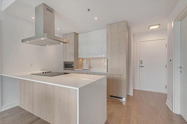 Building Photo - 1212 Drummond