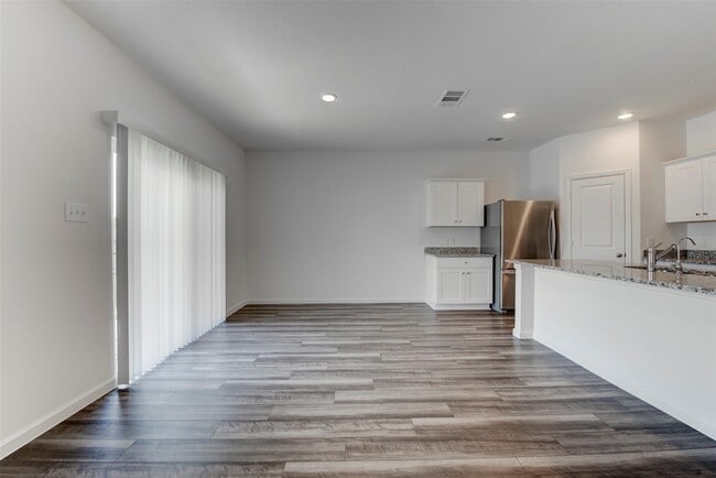 Foto del edificio - 14878 Calderon Dr