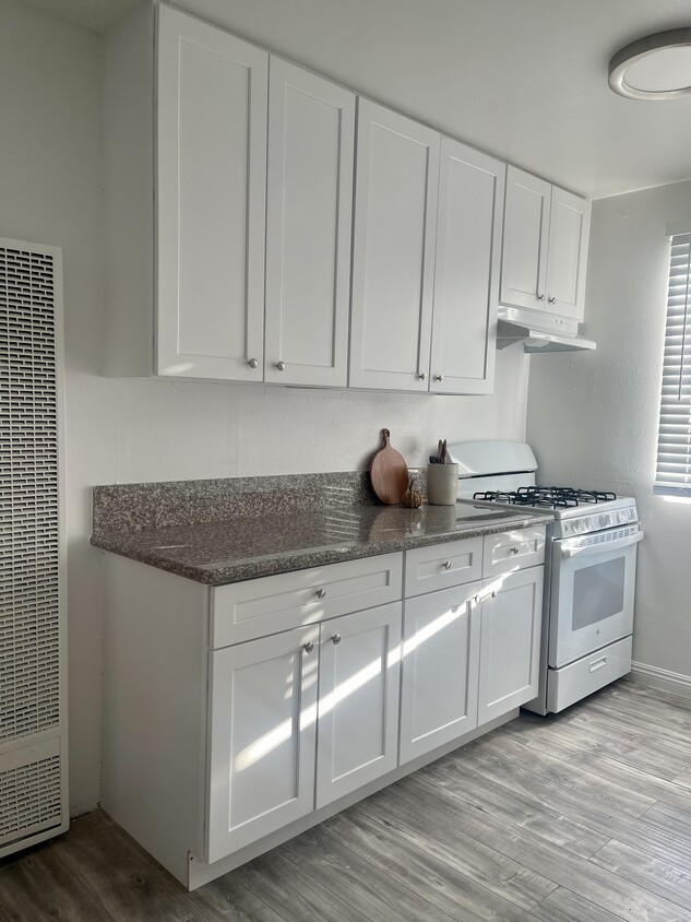 Foto principal - 6623 Woodley Ave