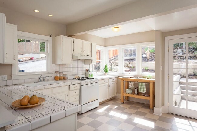 Foto del edificio - 4433 Brookdale Ave