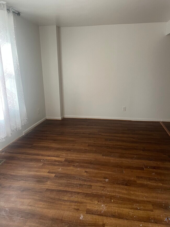Foto del edificio - 861 N Fallon St