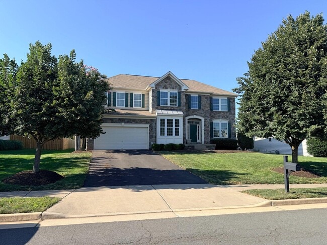 Building Photo - 42222 Cameron Parish Dr