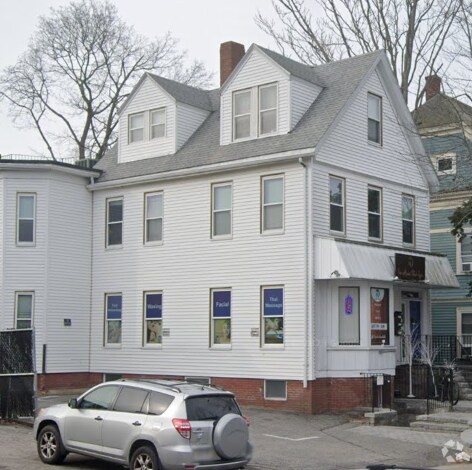 Building Photo - 220 Concord Ave