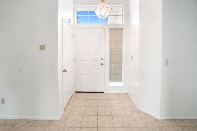 Building Photo - Southwest Area -3 bedroom, 2 bath Home wit...