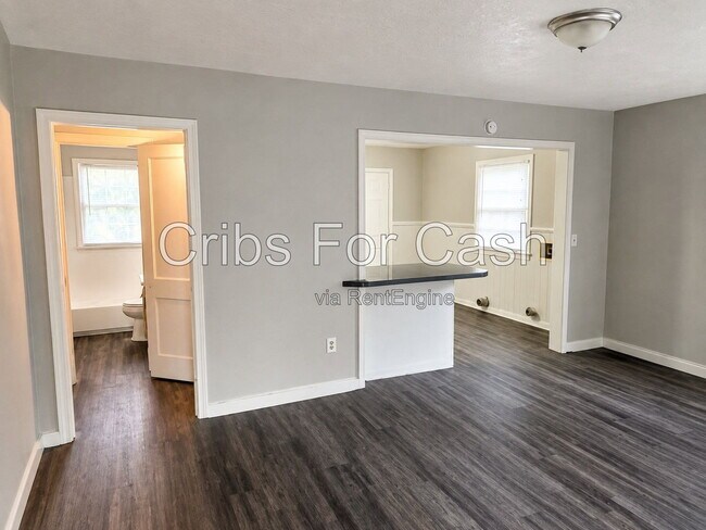 Building Photo - 3251 Meadow Ln